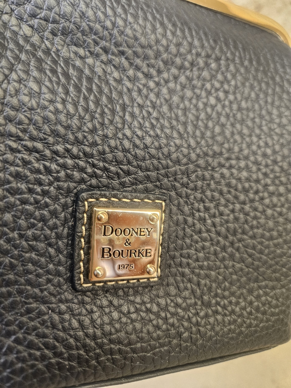 Dooney and Bourke - Large Wallet Kisslock Coin Purse - Pebbled Marine Leather - Picture 2 of 5